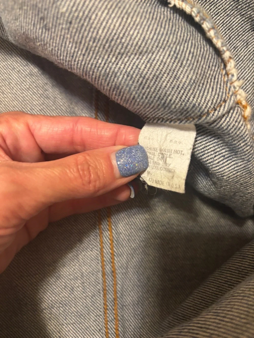 Vintage 90s Levi's Indigo Blue Men's Denim Trucker Jacket - Picture 3 of 8